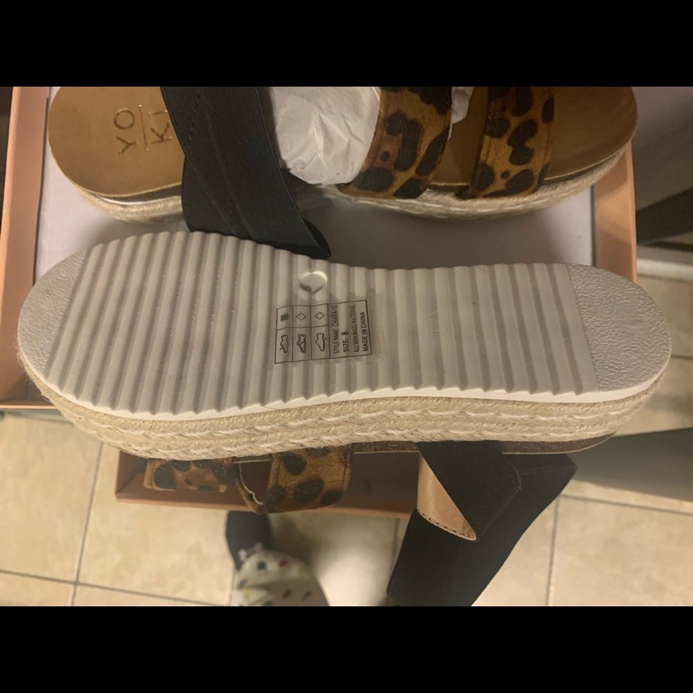 Sandals - Picture 2 of 3